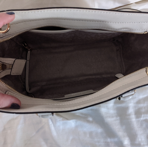 Michael Kors Leather handbag - Picture 3 of 5